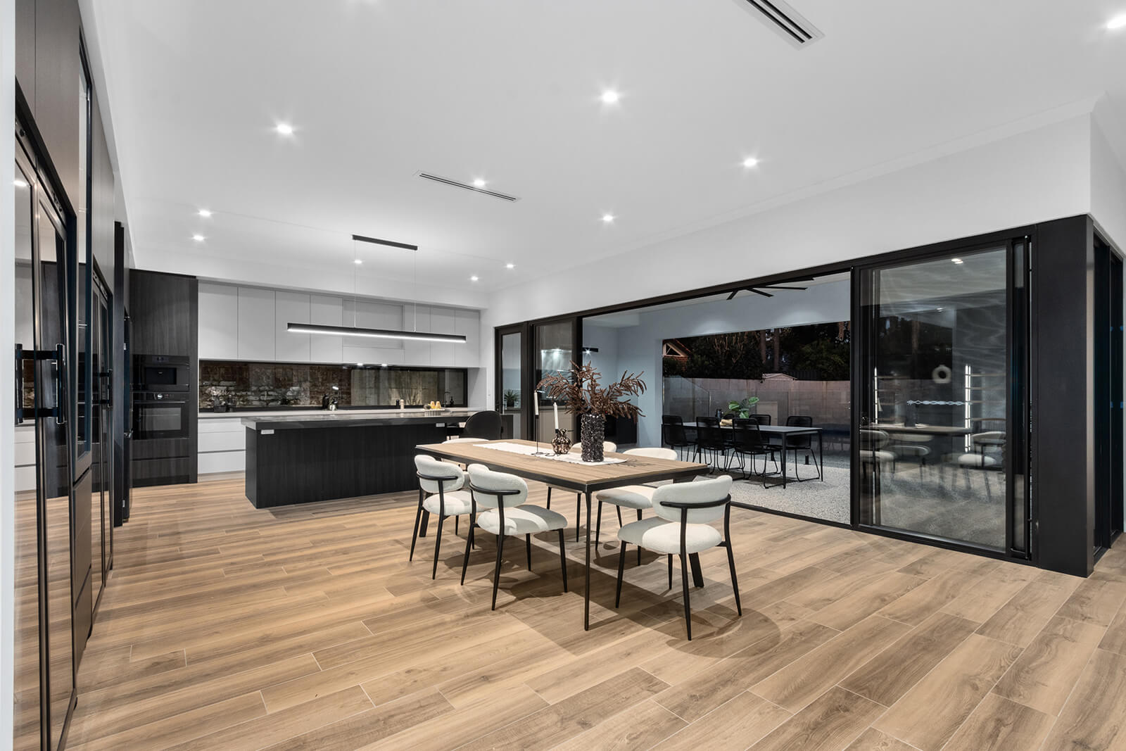 Kinross Dining Kitchen Outdoor - Atrium Homes