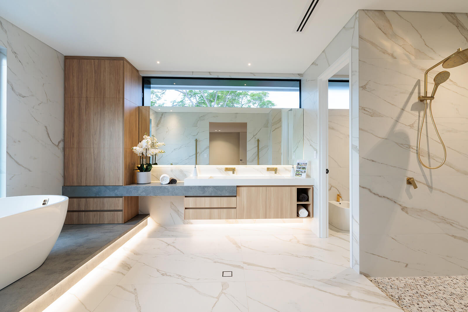 Ensuite-0O8A5367CS_SoCo_Studios-Edit-Clear-Mirror